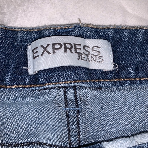 Express jean shorts - Picture 3 of 3